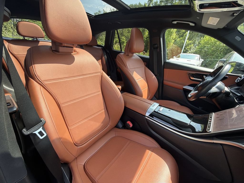 Used 2023 Mercedes-Benz GLC 300 4MATIC image 27