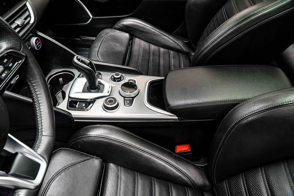 Used 2023 Alfa Romeo Giulia Veloce image 18