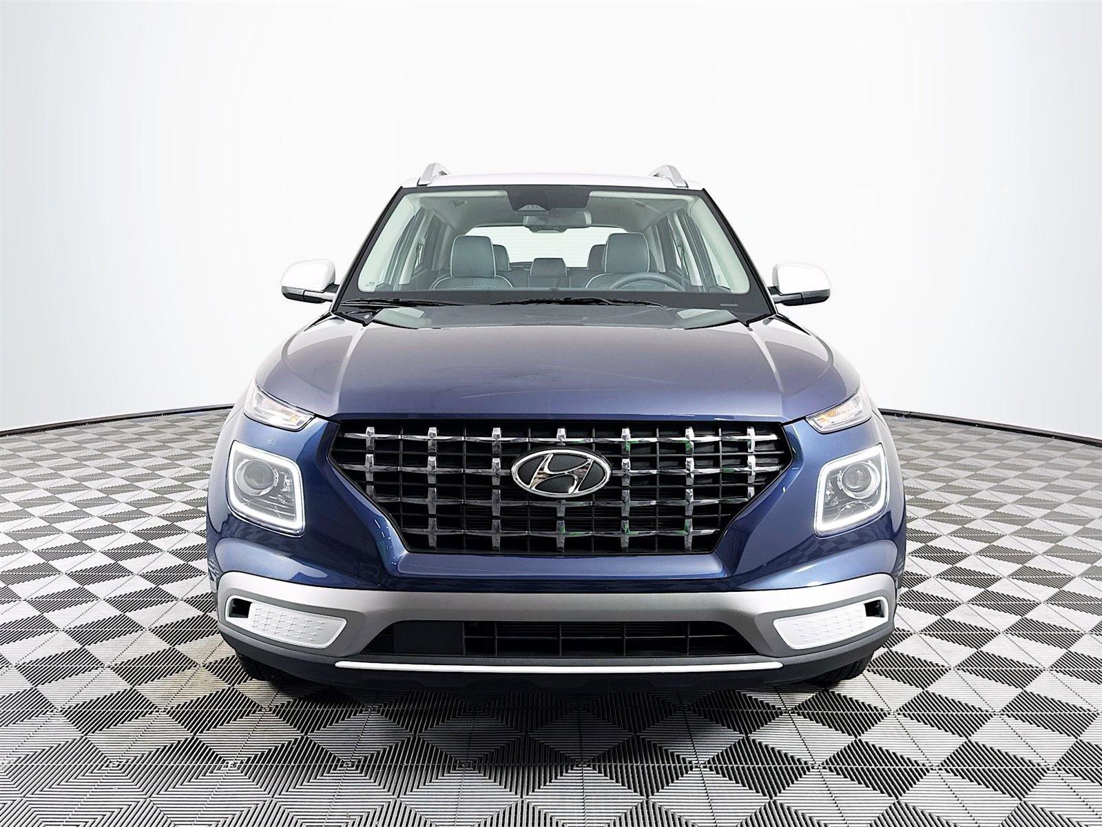 New 2025 Hyundai Venue Limited image 2
