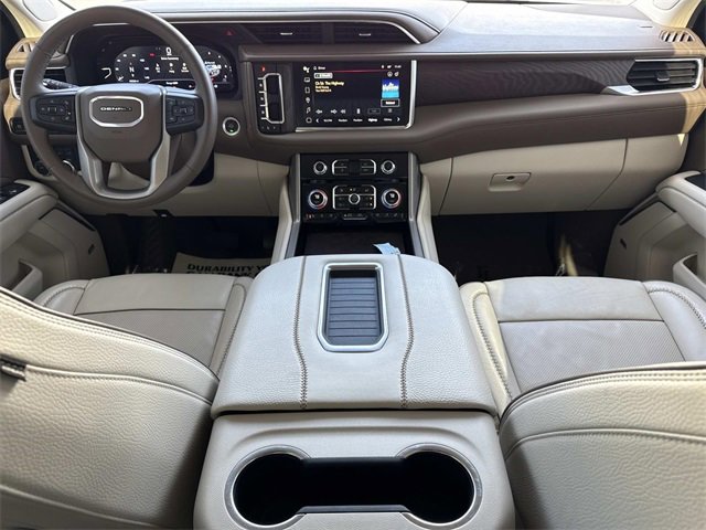 Used 2024 GMC Yukon XL Denali image 16