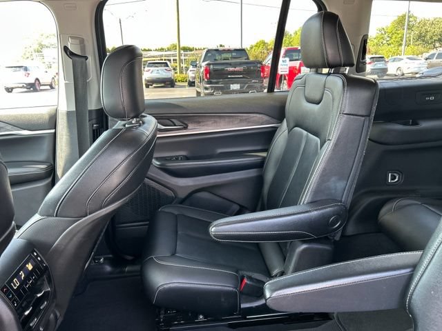 Used 2023 Jeep Grand Cherokee L Limited AWD/4WD image 20