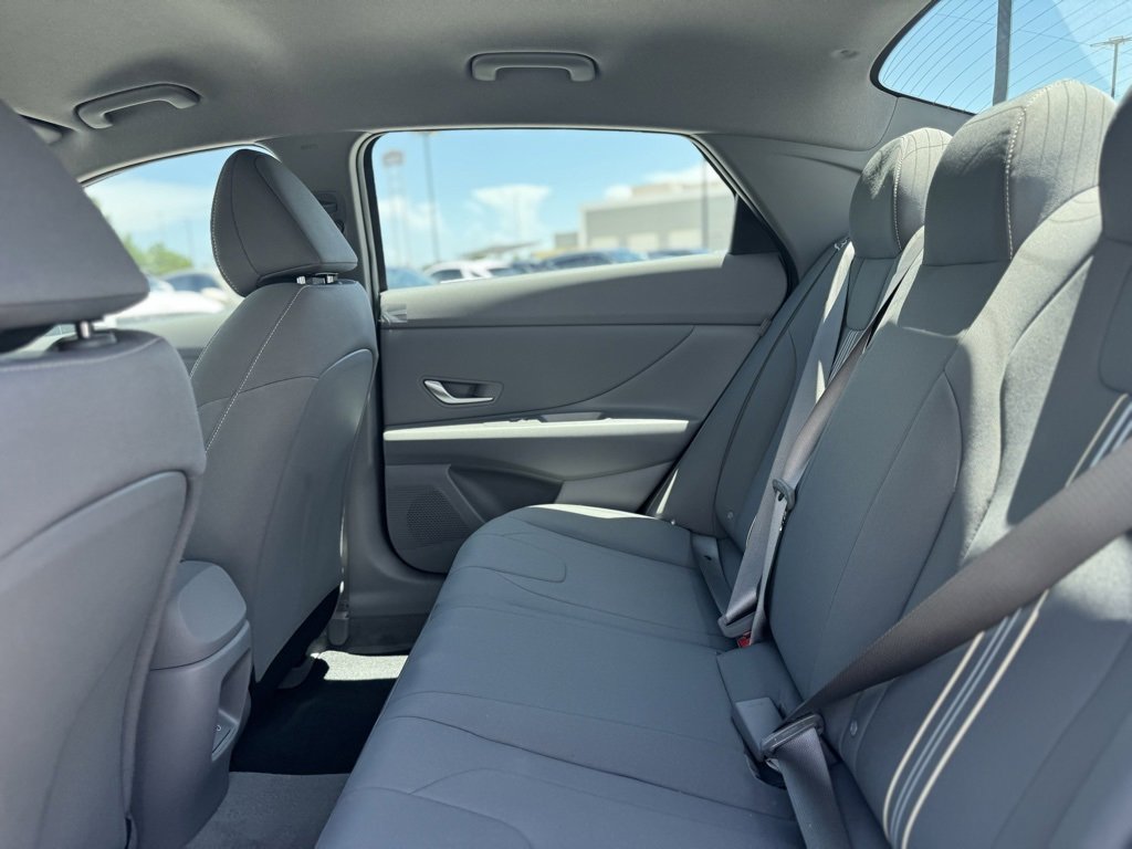 New 2025 Hyundai Elantra SEL image 16