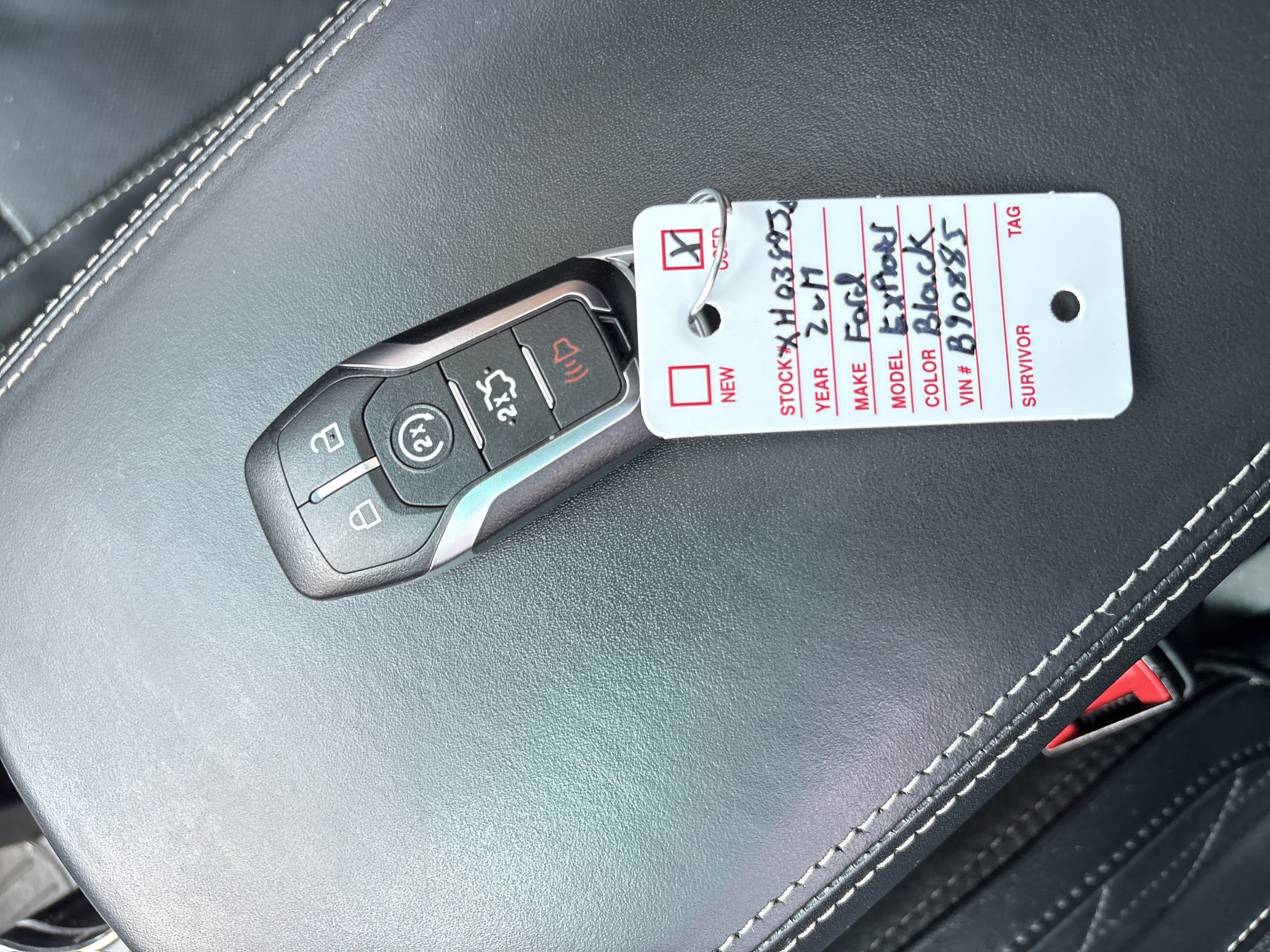 Used 2017 Ford Explorer Platinum image 37