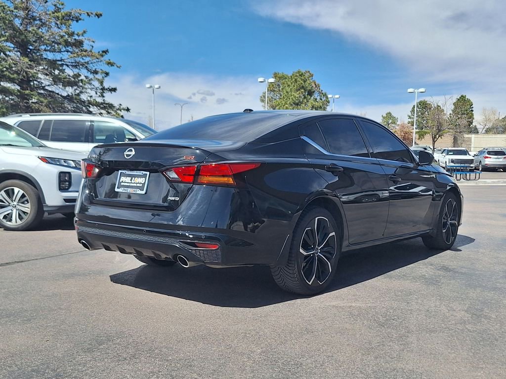 Used 2024 Nissan Altima 2.5 SR w/ SR Premium Package image 3