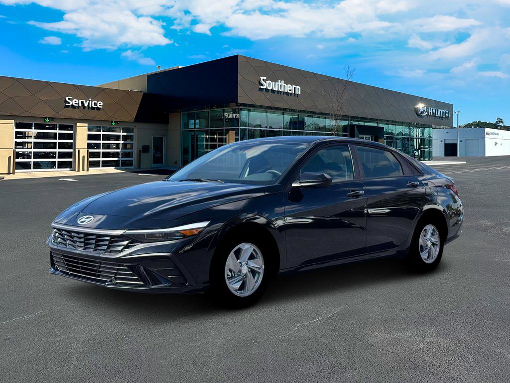 New 2026 Hyundai Elantra SE FWD video 2
