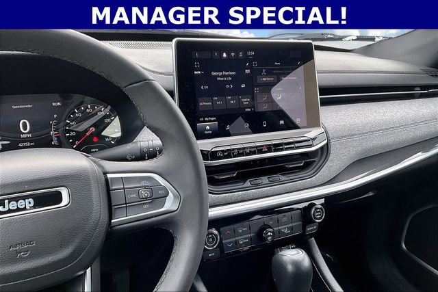 Used 2024 Jeep Compass Latitude image 9