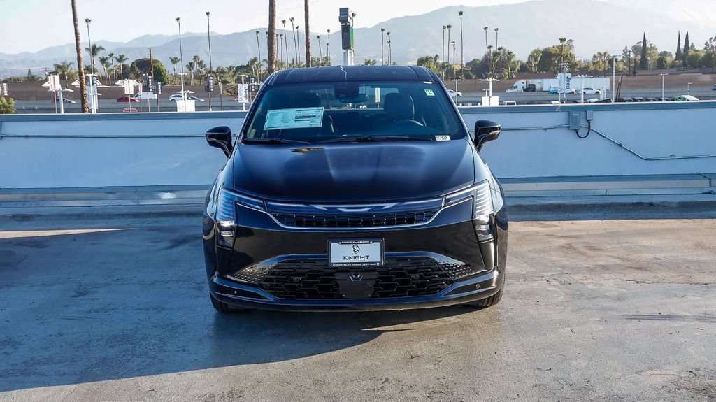 New 2027 Chrysler Pacifica Select FWD image 3
