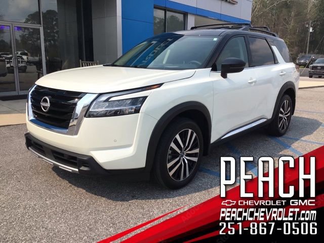Used 2024 Nissan Pathfinder Platinum image 1