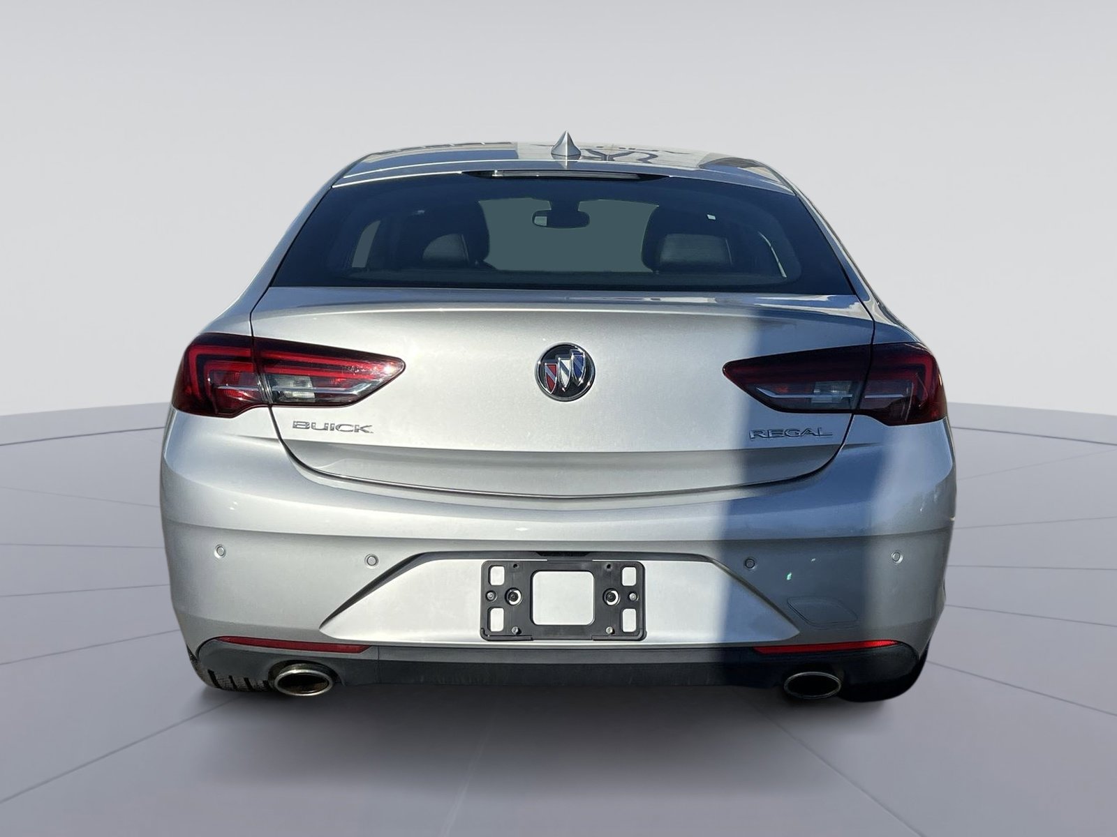 Used 2018 Buick Regal Essence w/ Driver Confidence Package #1 image 8