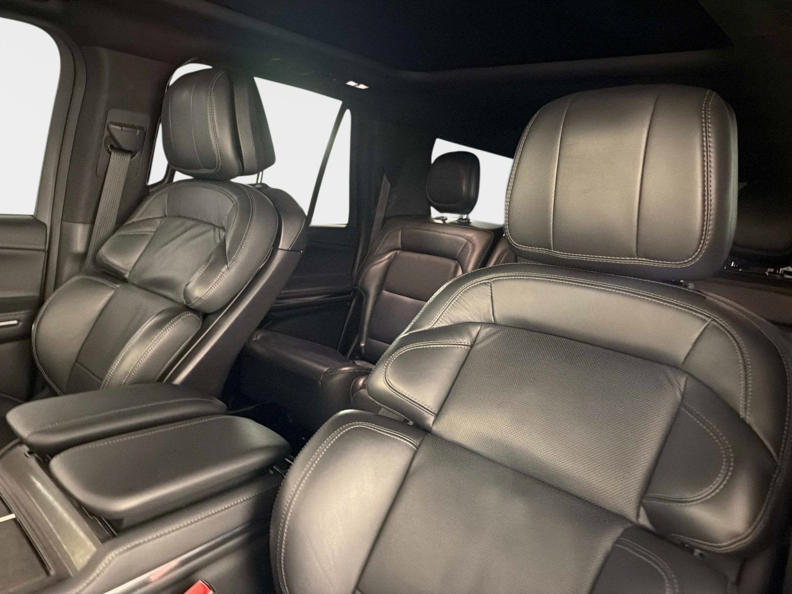 Used 2025 Lincoln Navigator L Reserve w/ Jet Appearance Package AWD/4WD image 39