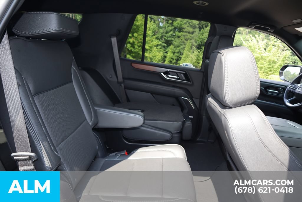 Used 2025 GMC Yukon Denali RWD image 23