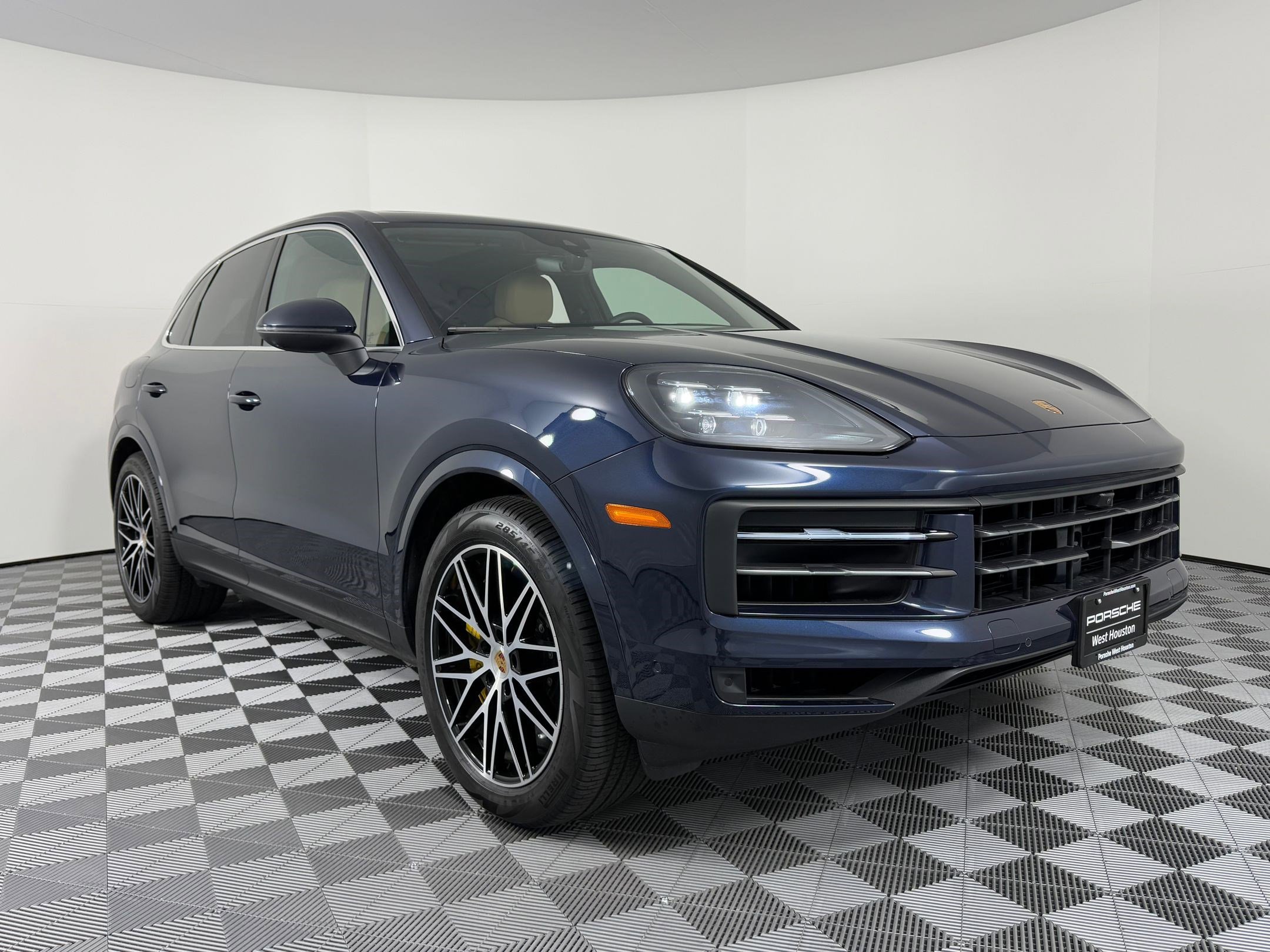 Used 2025 Porsche Cayenne S image 7