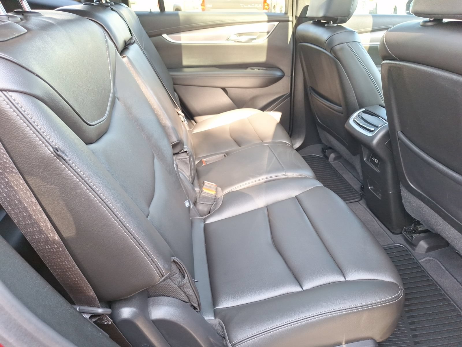 Used 2024 Cadillac XT6 Luxury FWD image 29