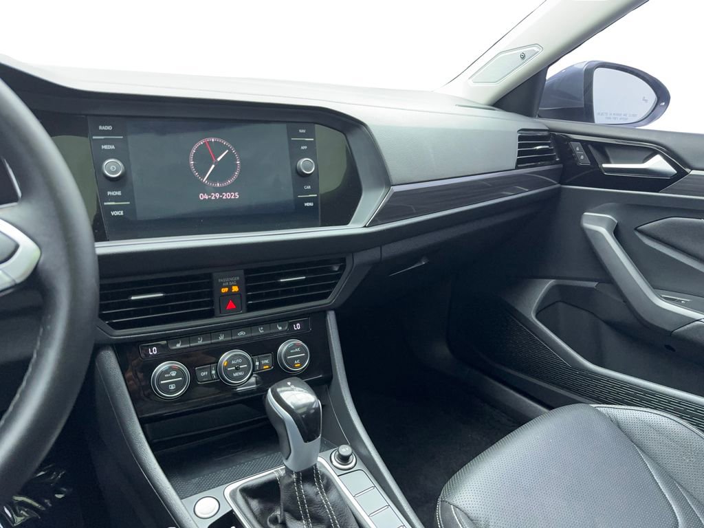 Used 2024 Volkswagen Jetta SEL FWD image 25