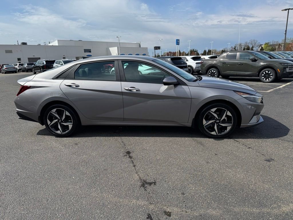 Certified 2023 Hyundai Elantra SEL w/ Convenience Package FWD image 10