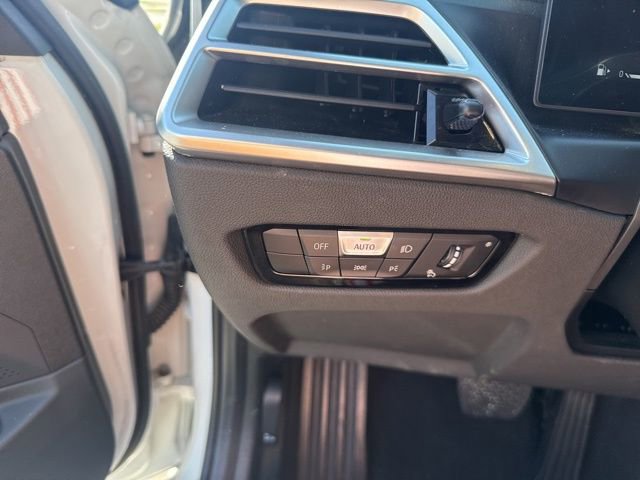 Used 2025 BMW 330i xDrive Sedan AWD/4WD image 15