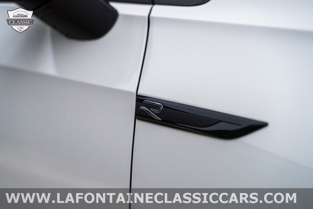 Used 2022 Volkswagen Golf R image 36