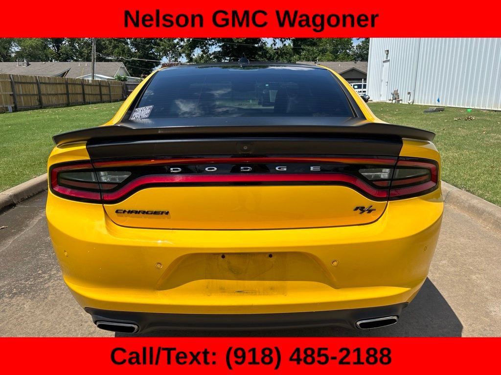 Used 2017 Dodge Charger R/T w/ Plus Group RWD image 6