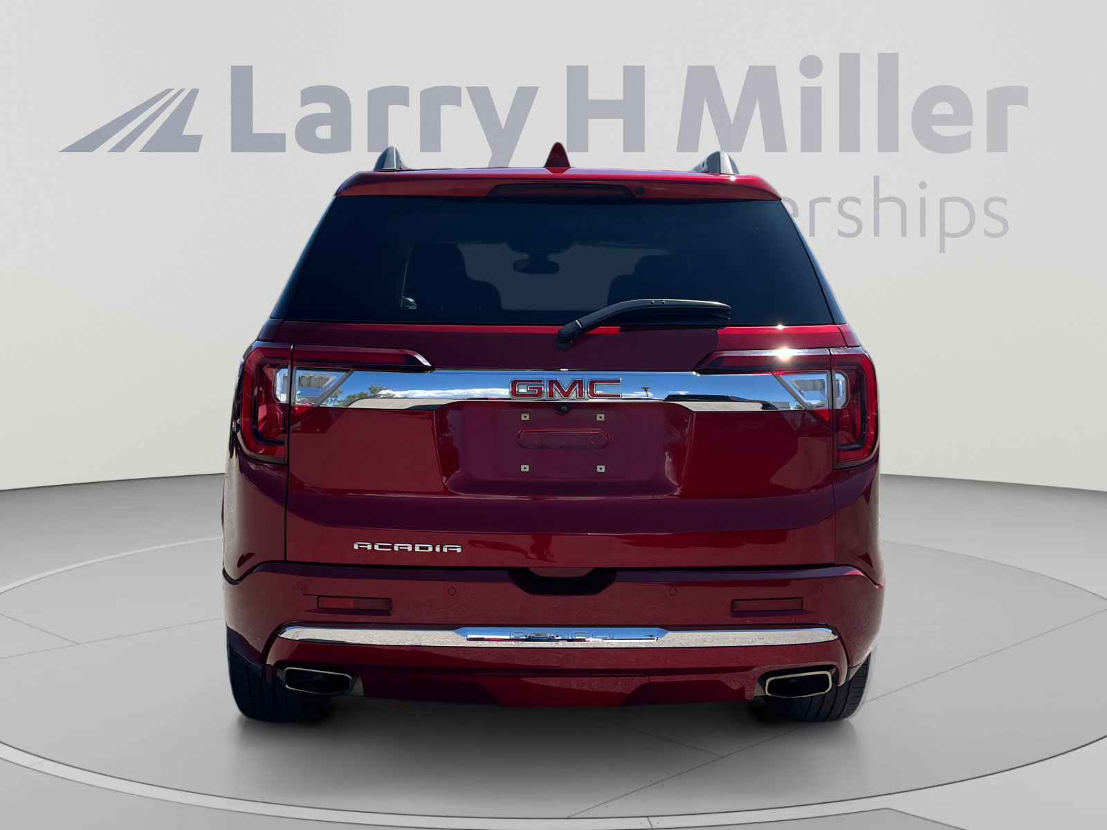 Used 2023 GMC Acadia Denali FWD image 4