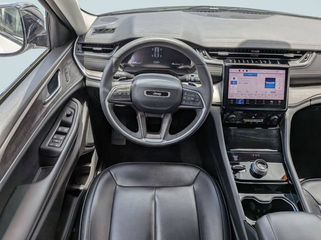 Used 2023 Jeep Grand Cherokee Limited AWD/4WD image 15