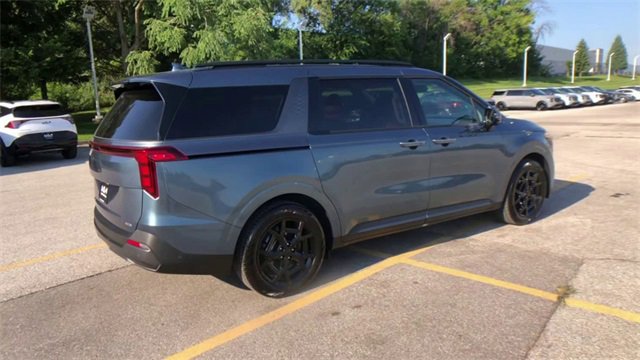 New 2026 Kia Carnival SX w/ SX Dark Edition Package image 3