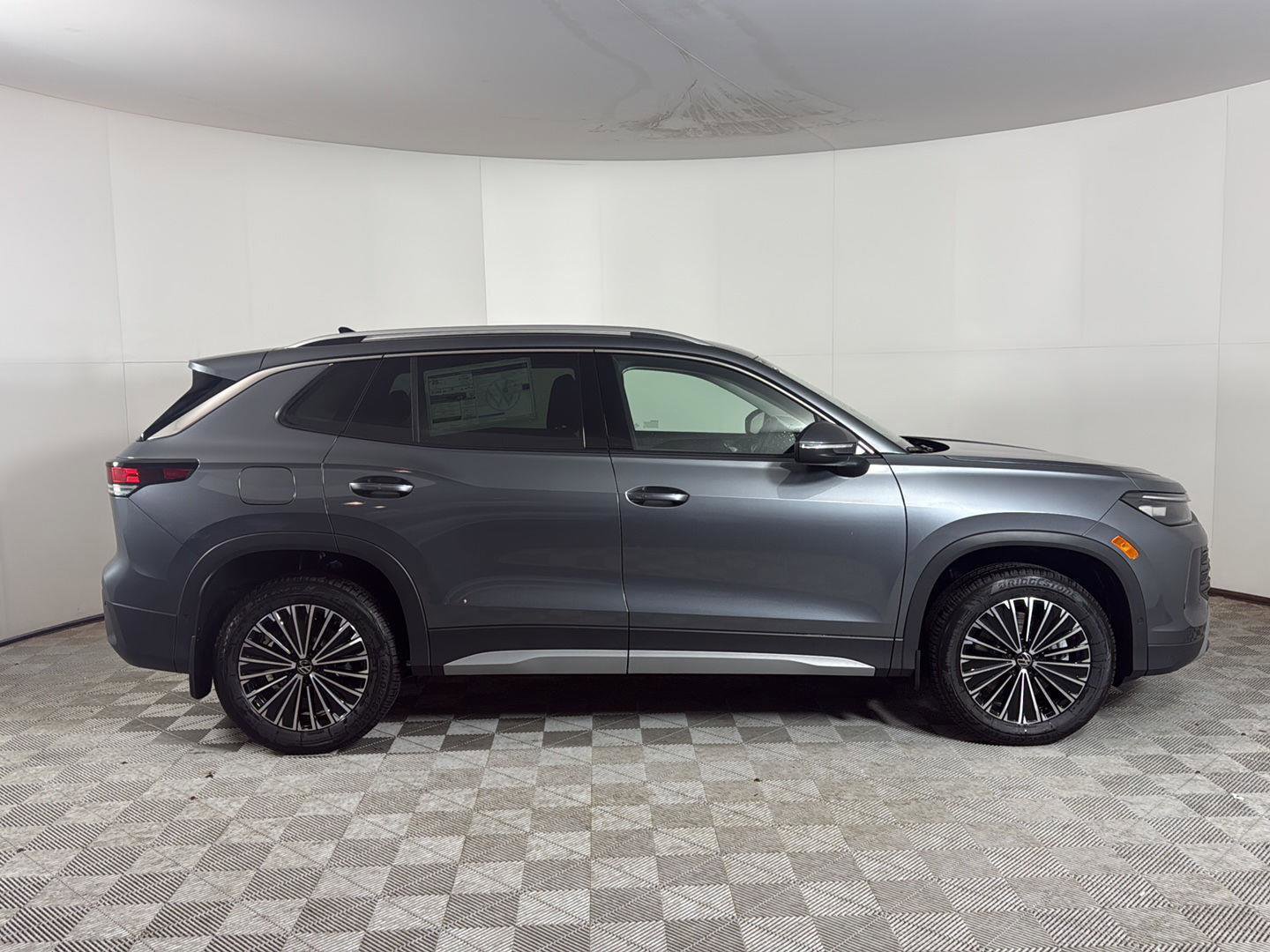 New 2026 Volkswagen Tiguan S AWD/4WD image 7