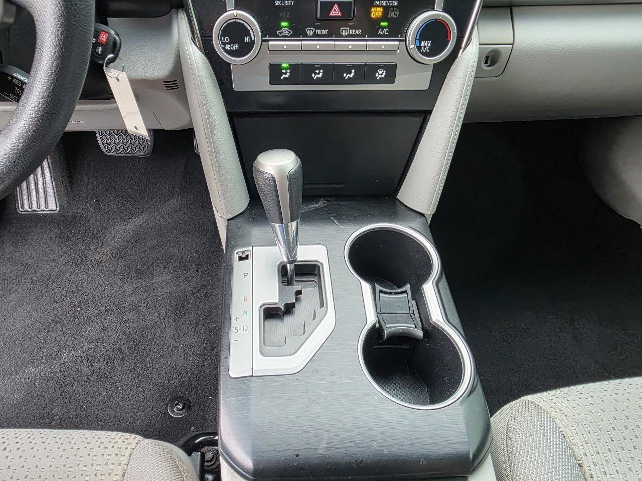 Used 2012 Toyota Camry LE FWD image 18