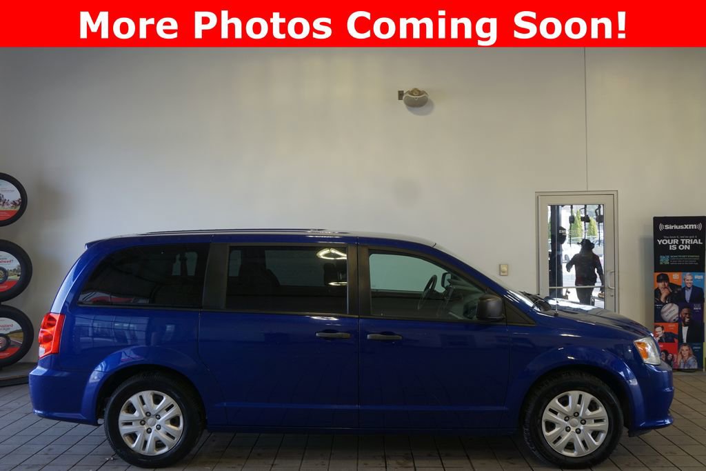 Used 2019 Dodge Grand Caravan SE image 2