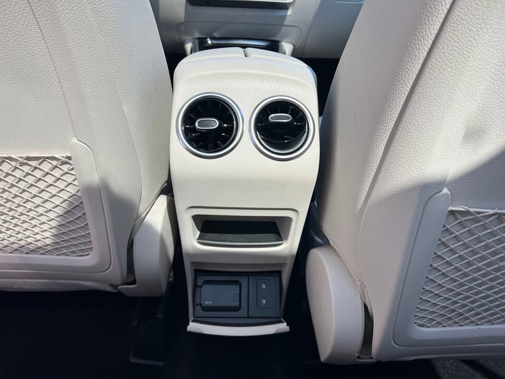 Used 2022 Mercedes-Benz GLB 250 image 28