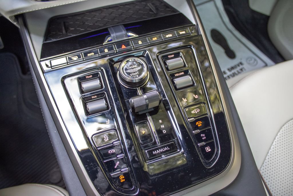 Used 2025 Aston Martin DBX 707 image 26