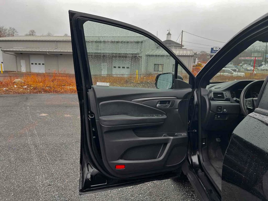 Used 2021 Honda Passport Sport image 11