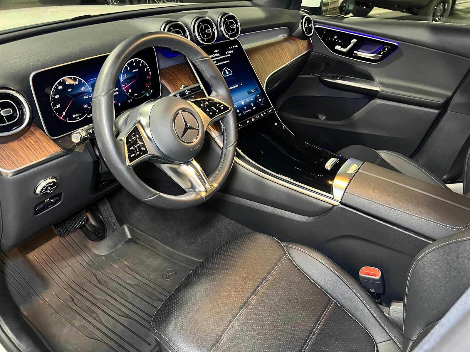 Certified 2025 Mercedes-Benz GLC 300 GLC 300 image 23