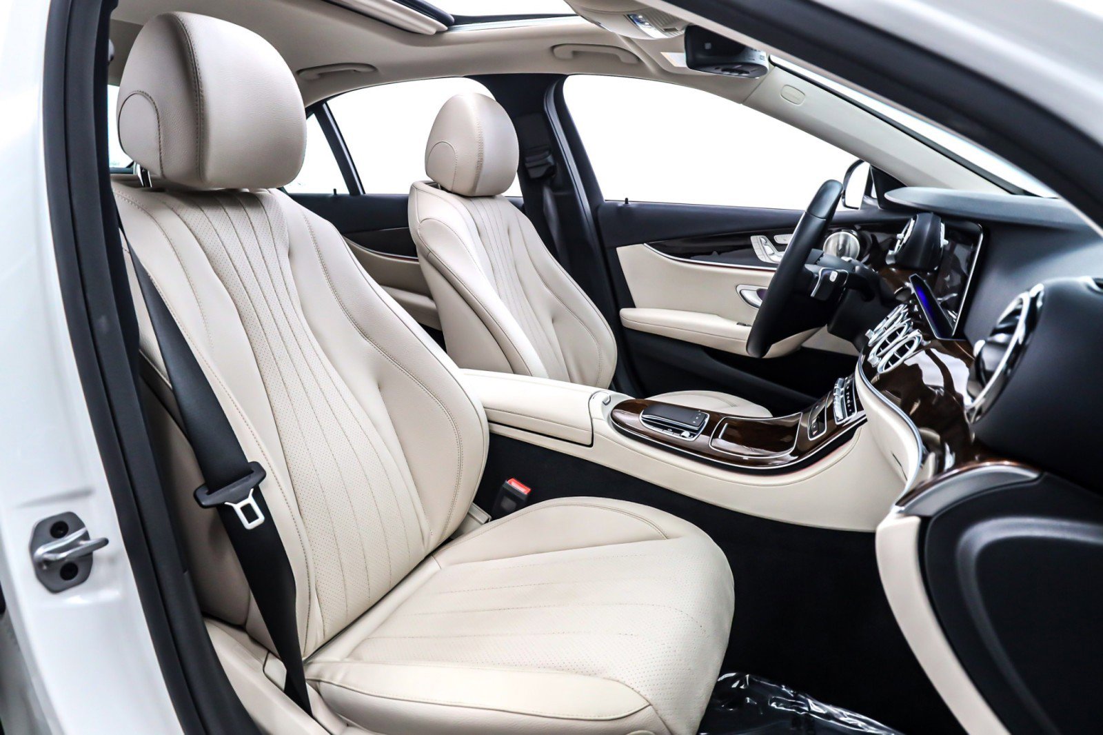 Used 2022 Mercedes-Benz E 350 Sedan image 6