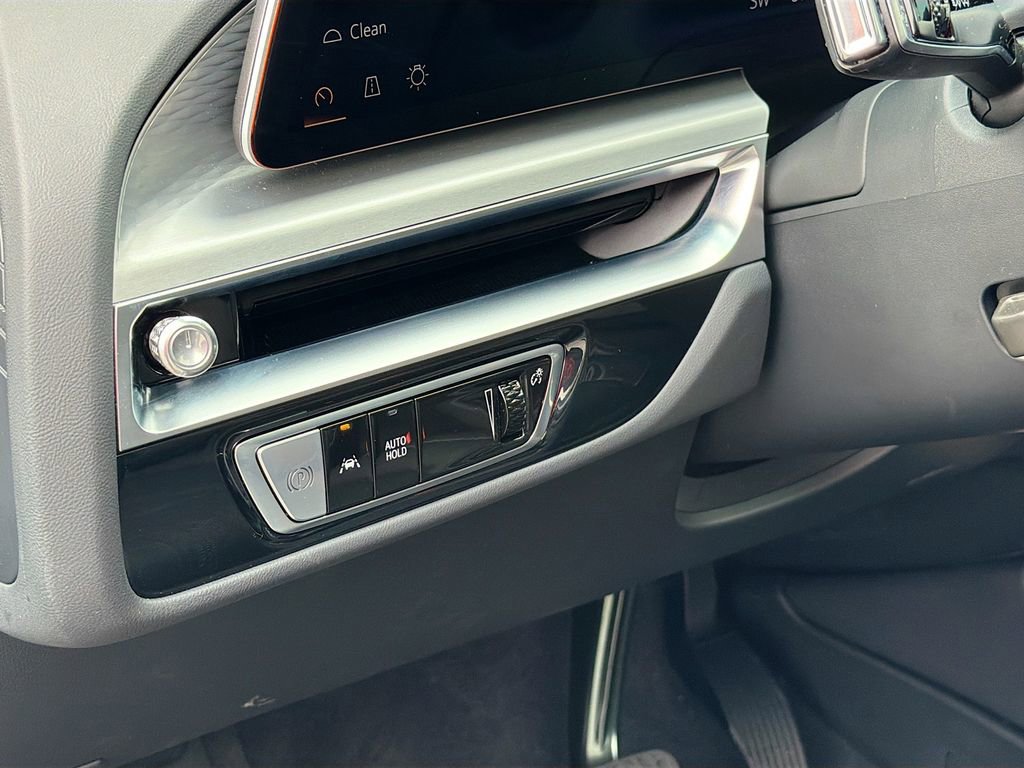 New 2025 Cadillac Lyriq Sport image 10