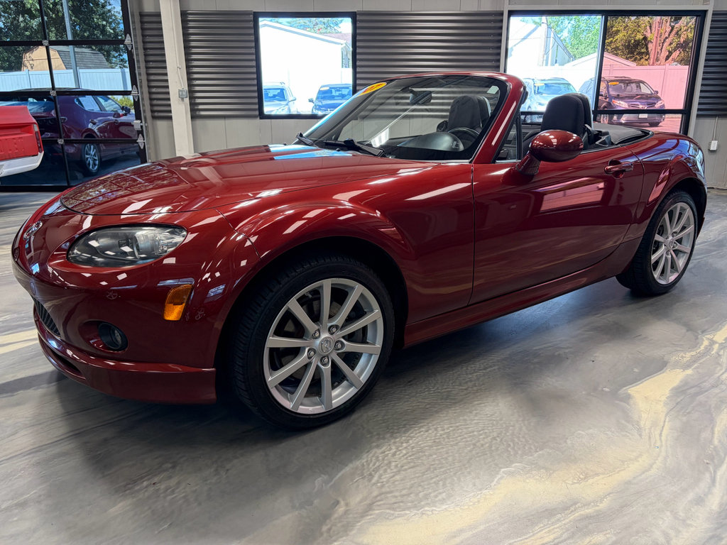 Used 2007 MAZDA MX-5 Miata Touring w/ Appearance Pkg RWD image 30