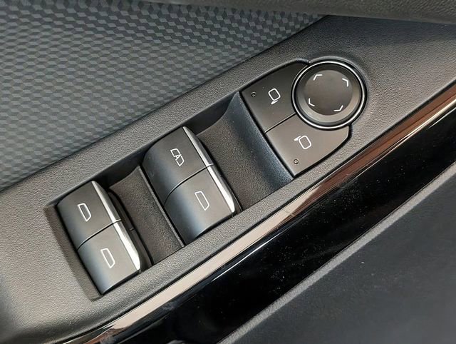 New 2026 Chevrolet Equinox RS w/ Safety and Technology Package FWD image 19