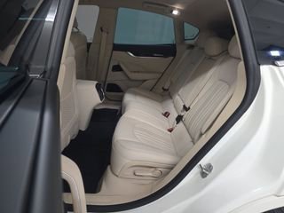 Used 2023 Maserati Levante Modena image 6