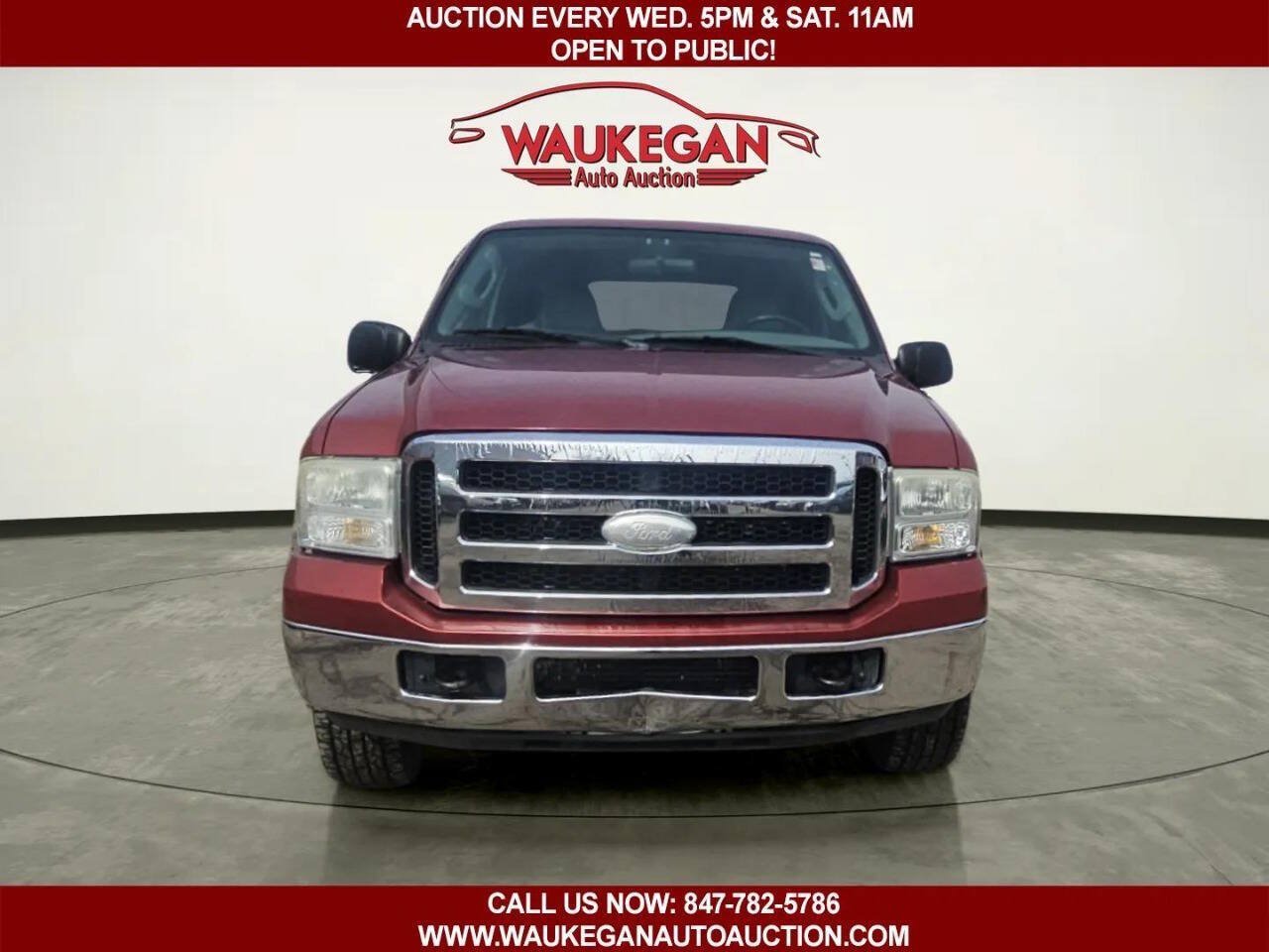 Used 2005 Ford Excursion XLT AWD/4WD image 2