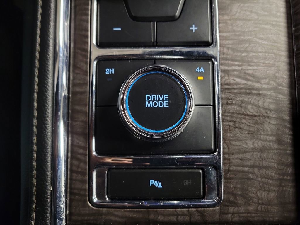 Used 2021 Ford Expedition Limited image 15