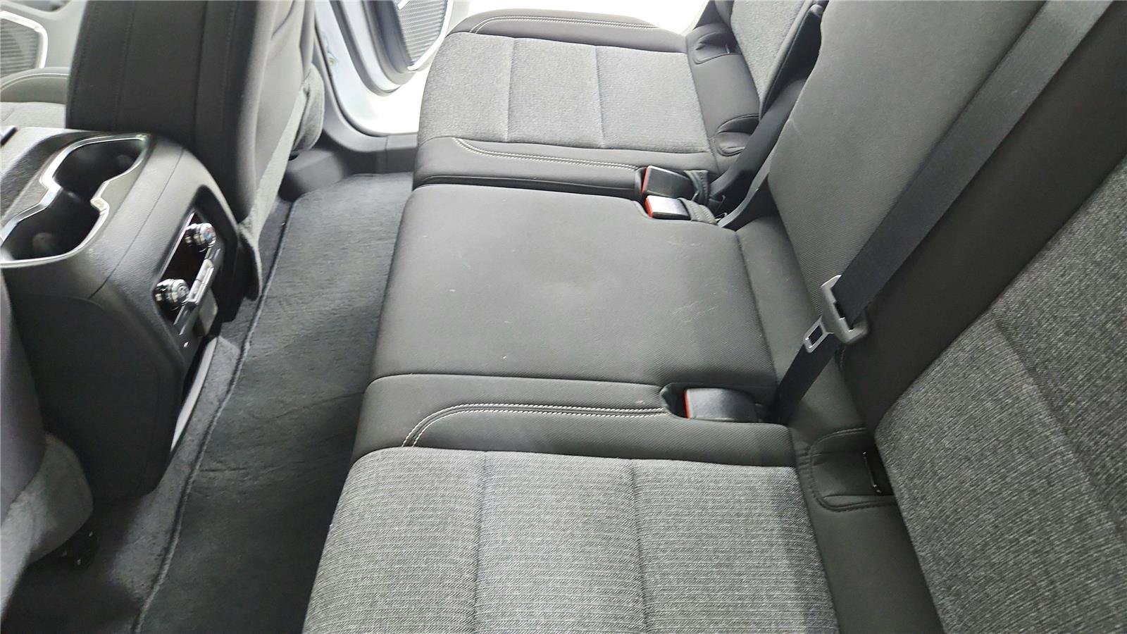 New 2025 GMC Acadia Elevation image 16