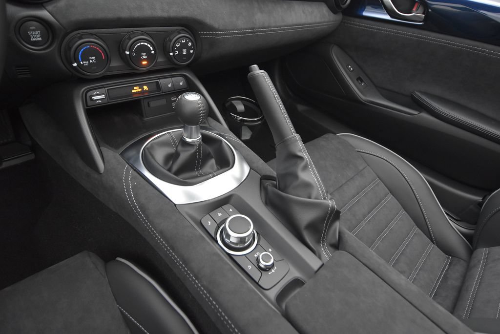New 2026 MAZDA MX-5 Miata RF Club w/ Weather Package RWD image 34