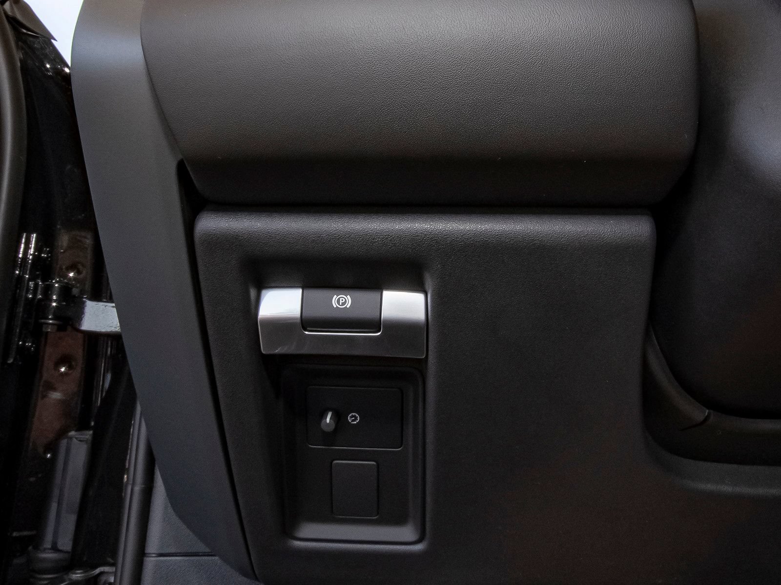 New 2026 Land Rover Defender 110 X-Dynamic SE AWD/4WD image 11
