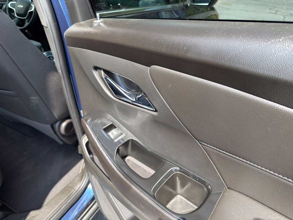 Used 2023 Chevrolet Traverse LT FWD image 22