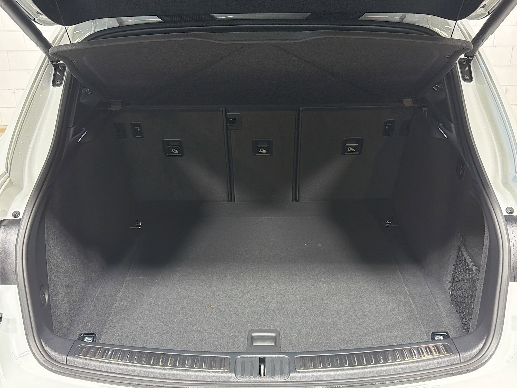 Used 2025 Porsche Macan S image 13