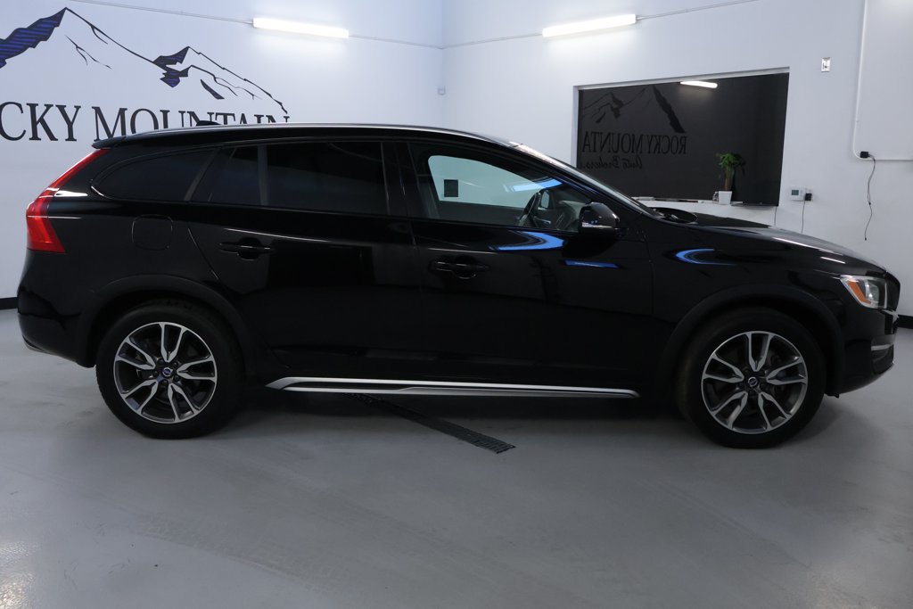 Used 2018 Volvo V60 T5 Cross Country AWD/4WD image 8