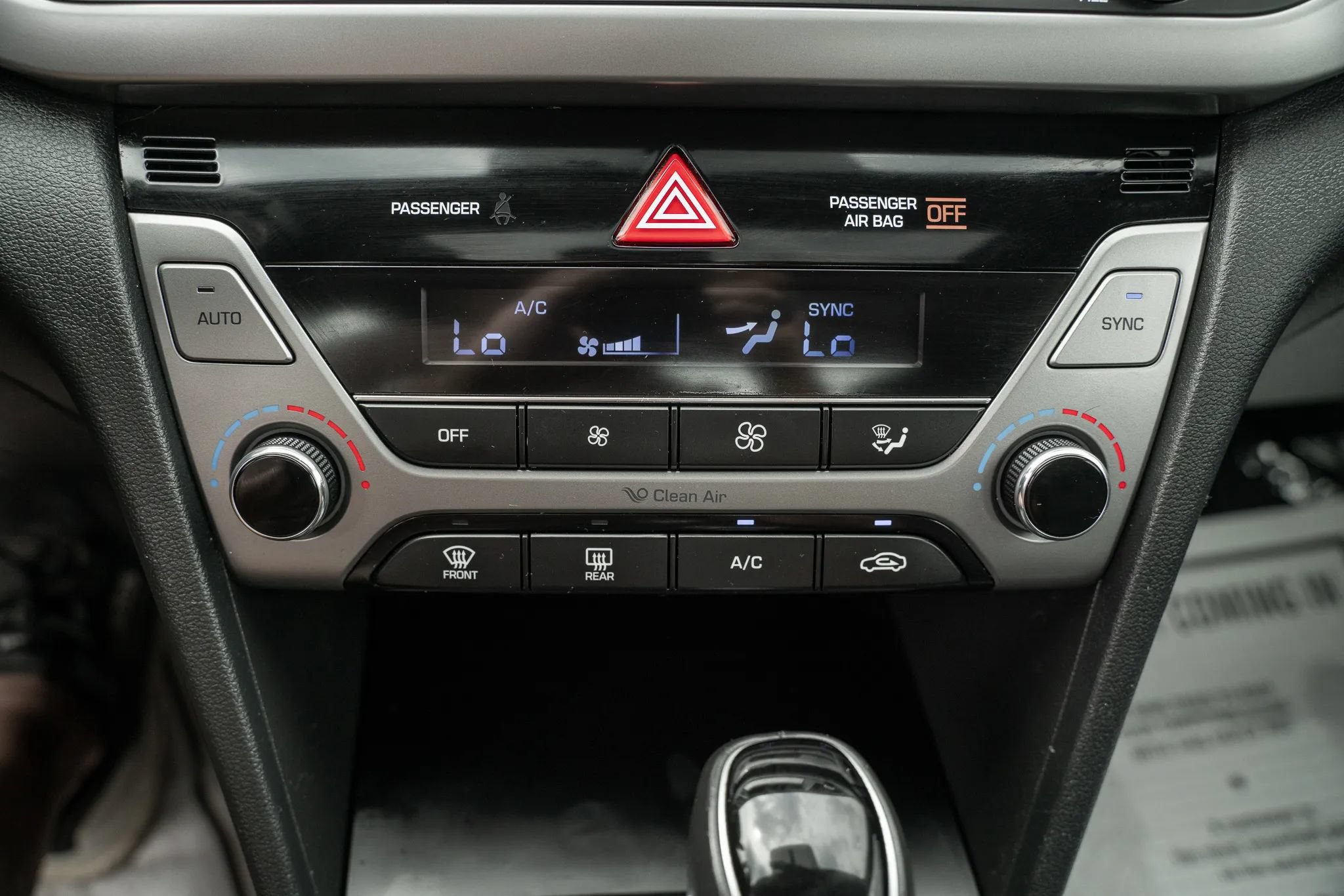 Used 2017 Hyundai Elantra Limited w/ Limited Tech Package 04 FWD image 23