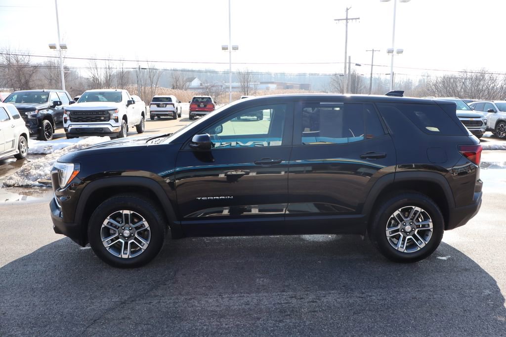 Used 2025 GMC Terrain Elevation image 25