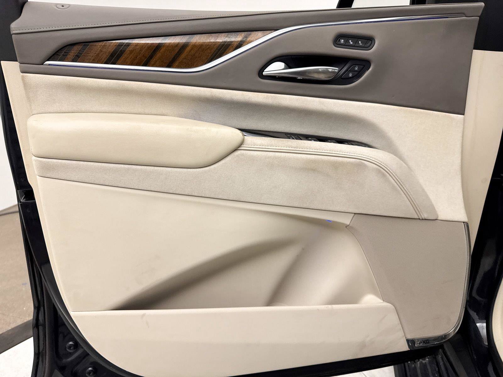 Used 2022 Cadillac Escalade Sport Platinum AWD/4WD image 31