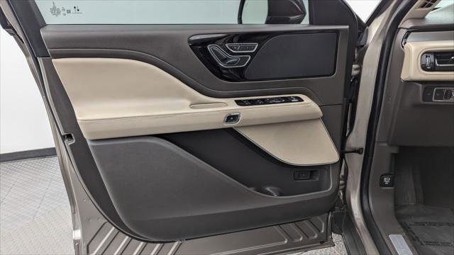 Used 2021 Lincoln Aviator 2WD image 12