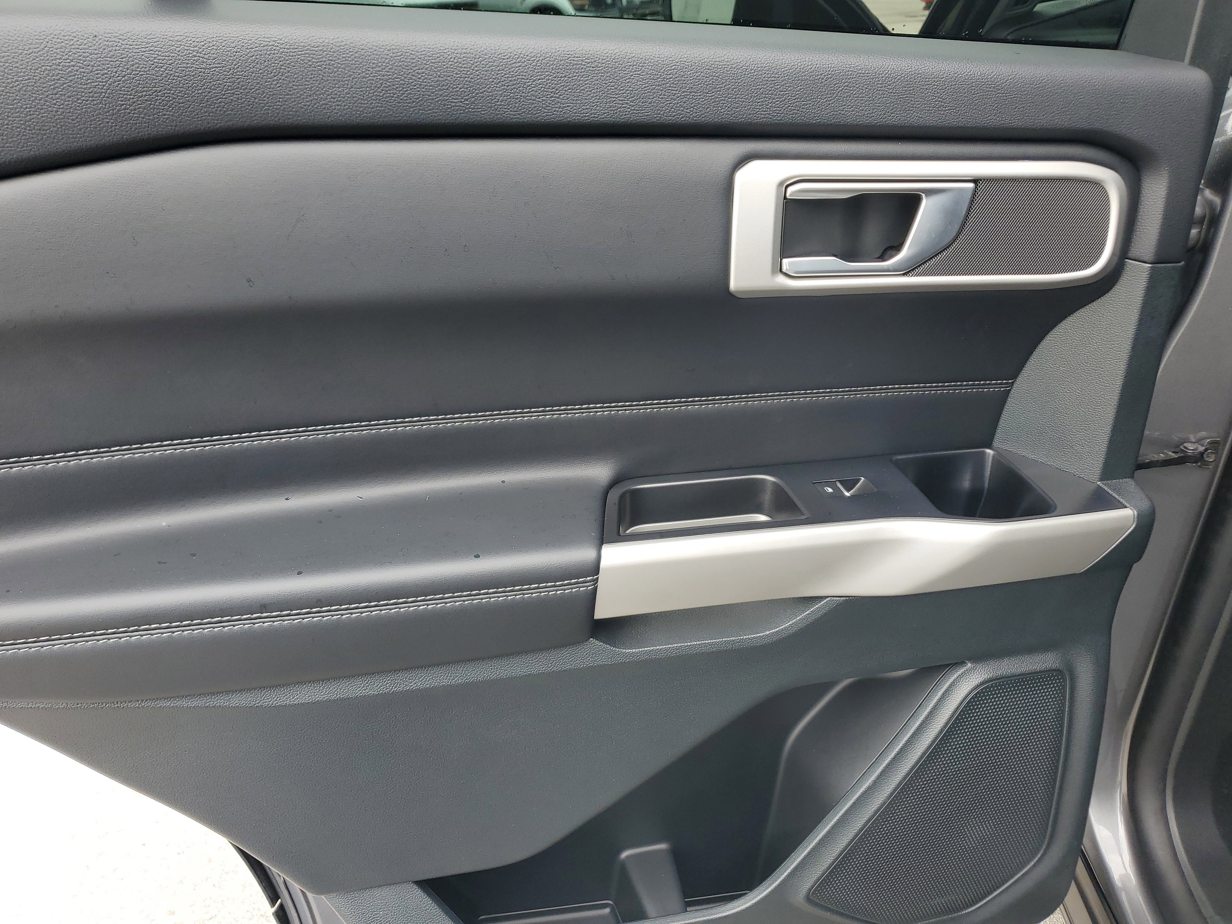 Certified 2023 Ford Explorer XLT image 30